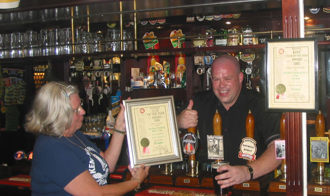 Nick the steward of DWMC being presented with the 2004 award